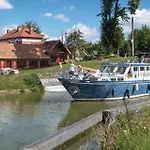 3 Bedroom Cozy In Frise