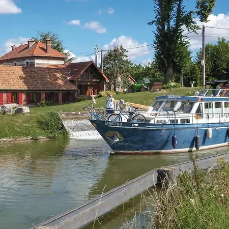 Lovely In With Wifi Frise